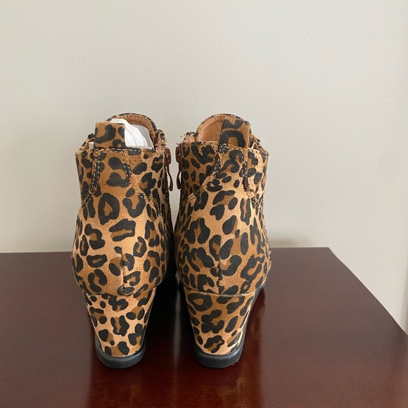 Leopard wedge boots. New never worn. Size 5 1/2 - Picture 4 of 7